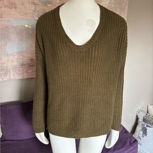 Vero Moda Khaki V-Neck Women's Sweater Lace Up Back Size Large‎